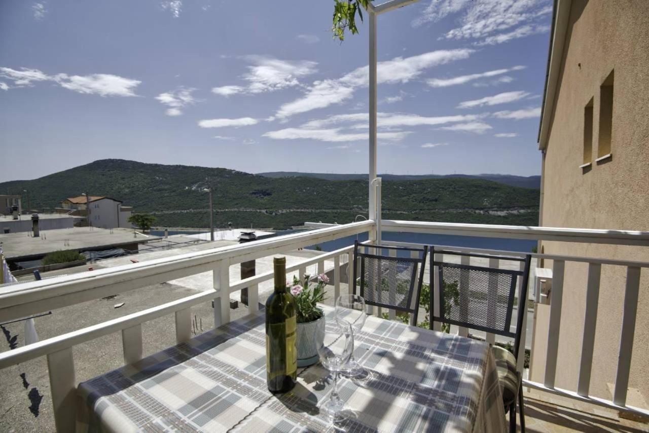 Studio Apartment with Balcony