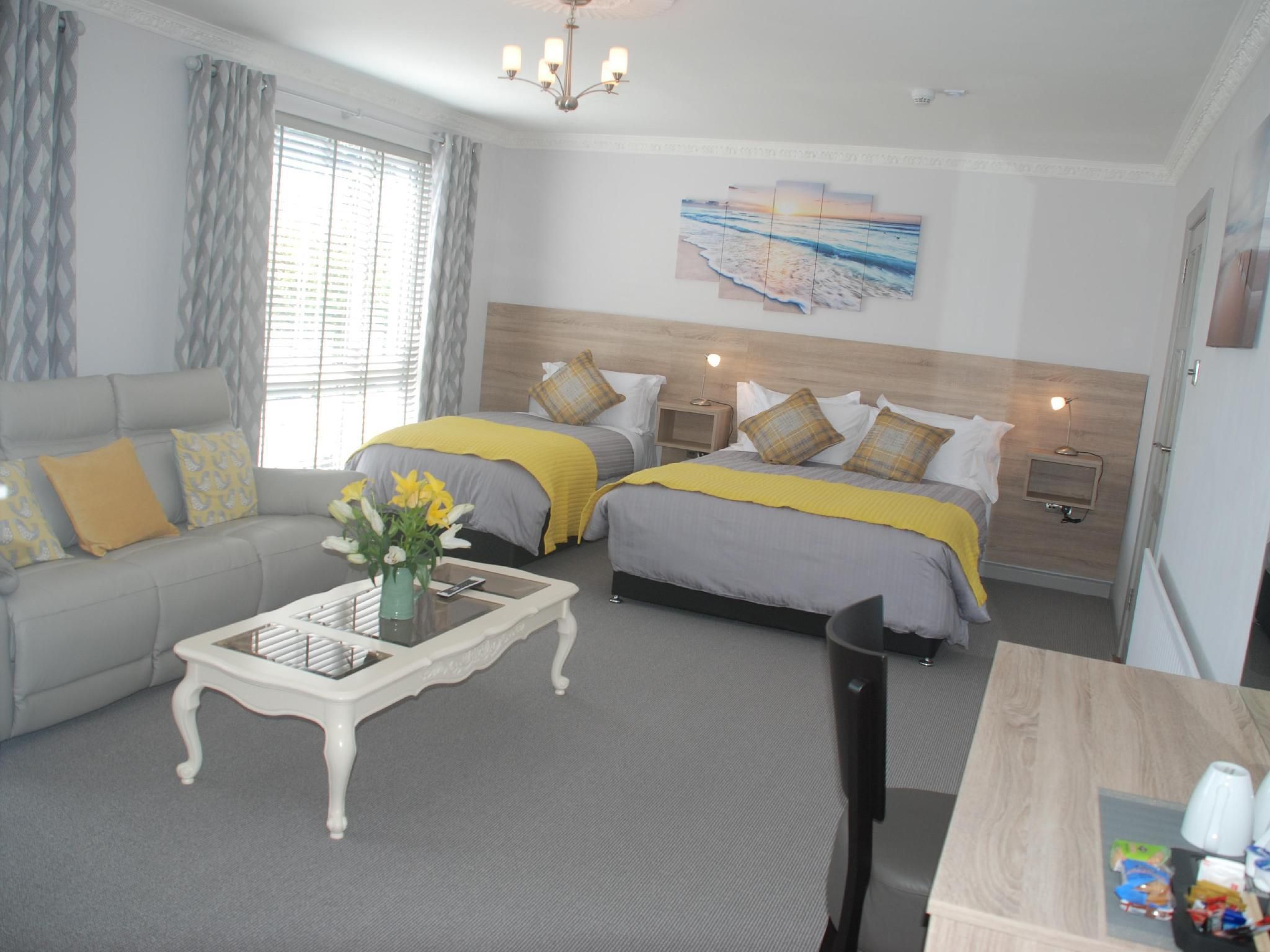 Suite-Superior-Ensuite with Shower-Garden View