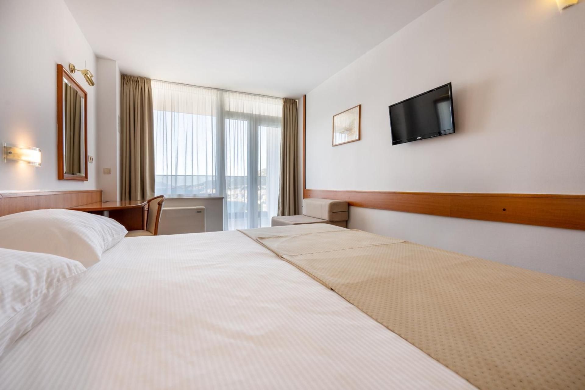 Double or Twin Room with City View