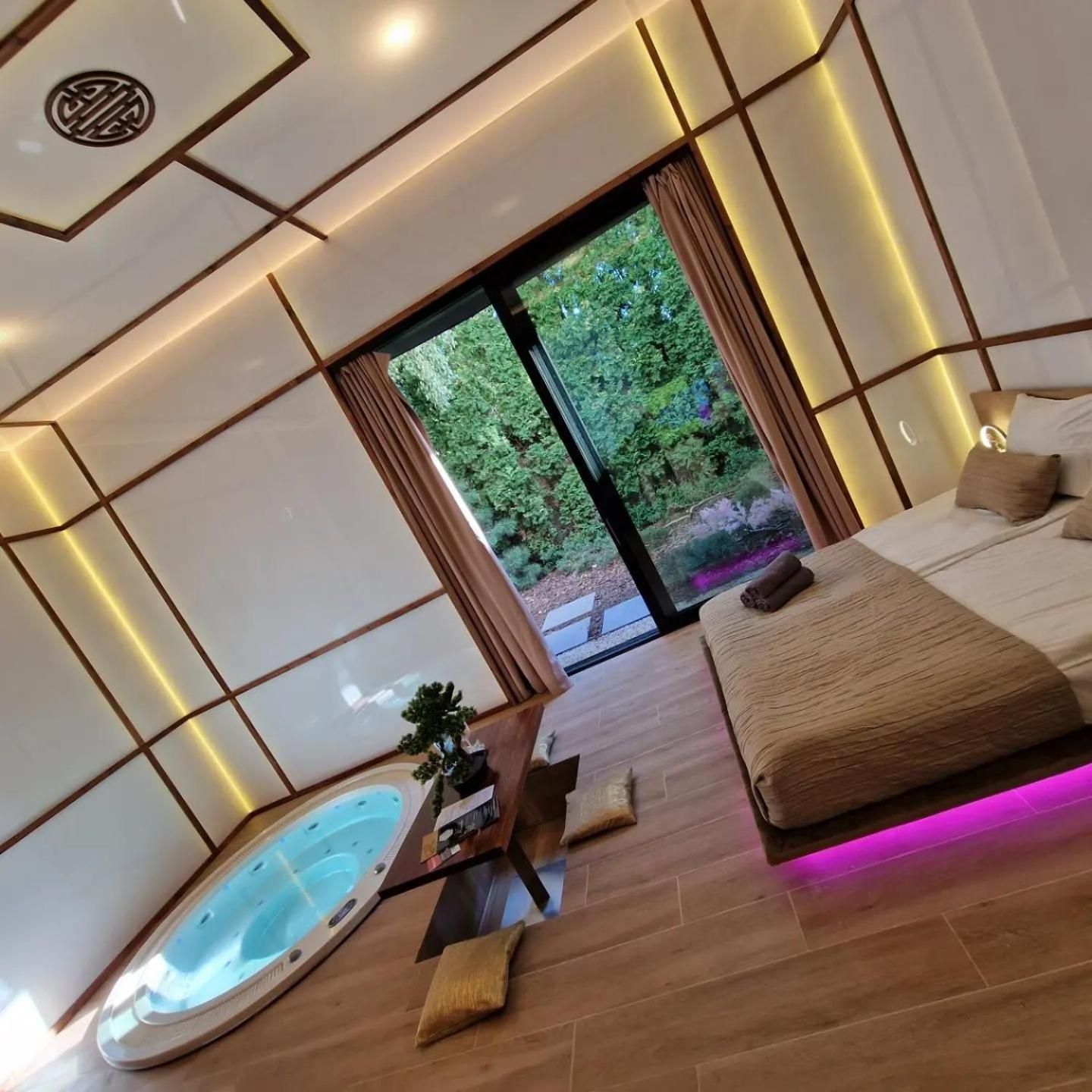 Small Apartment with Jacuzzi