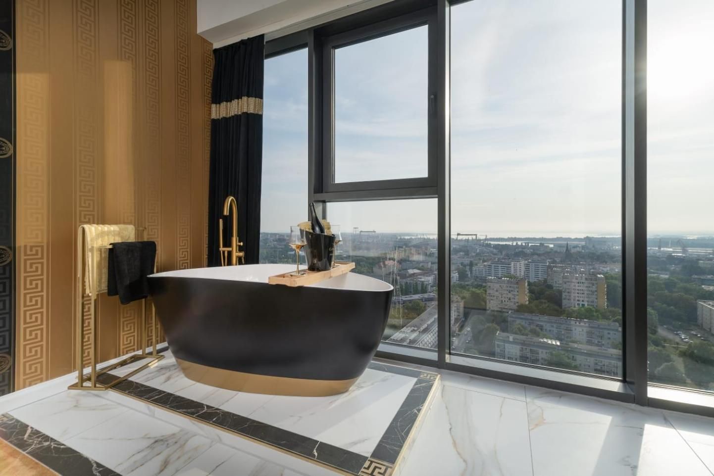 Suite with Lake View