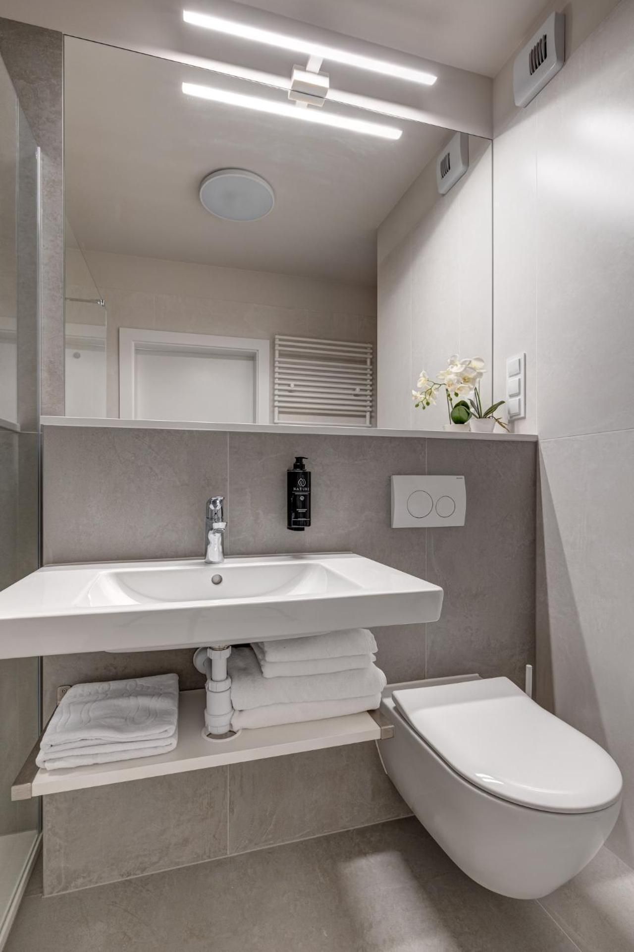 One-Bedroom Suite
