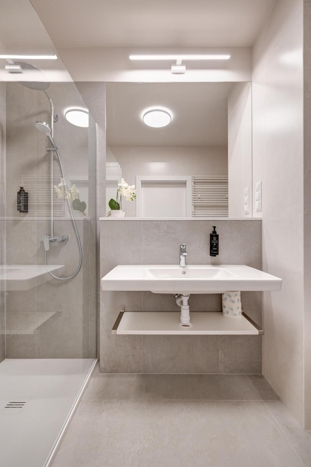 Two-Bedroom Deluxe Apartment