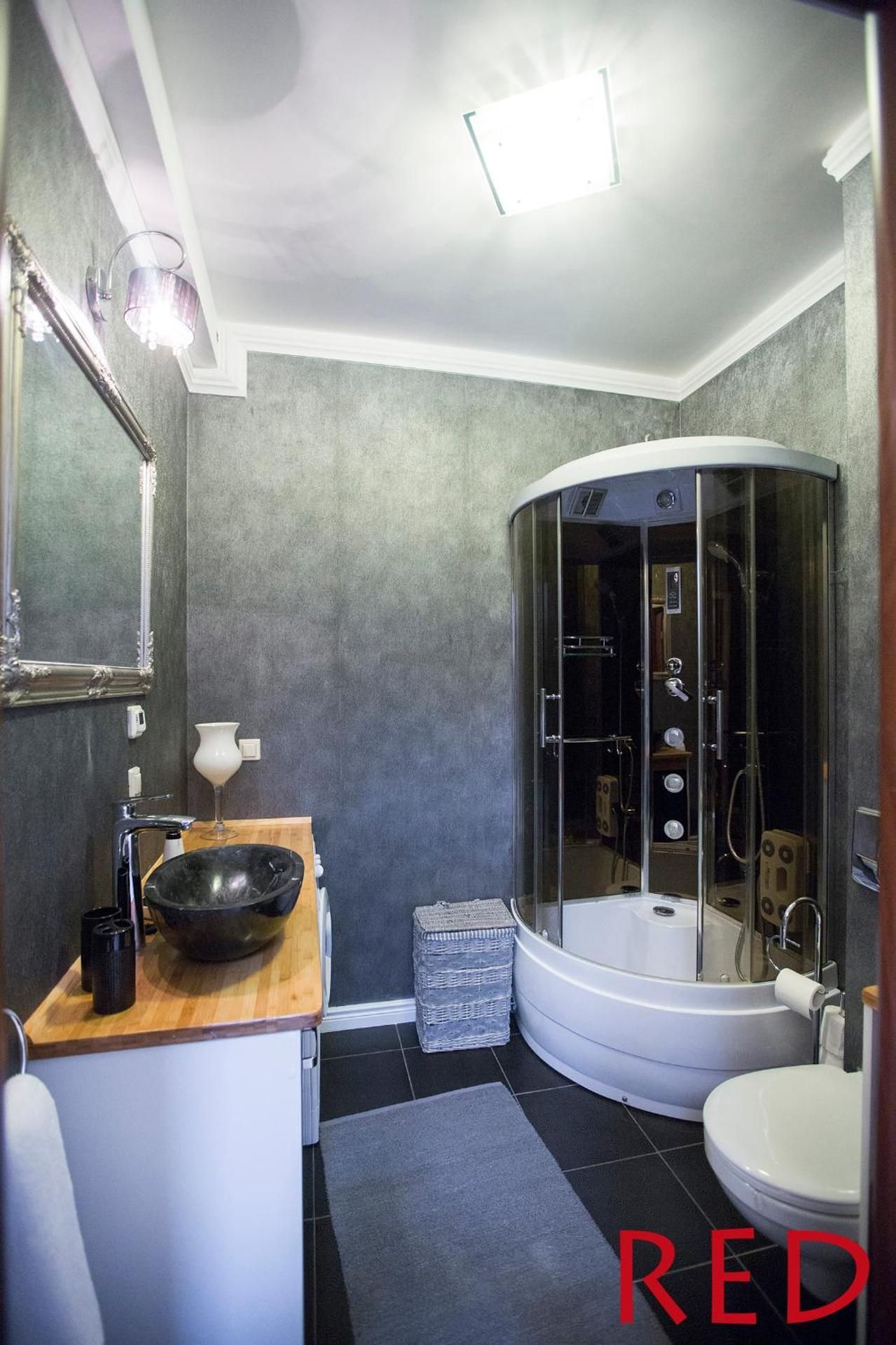 One-Bedroom Apartment (2 - 3 Adults)