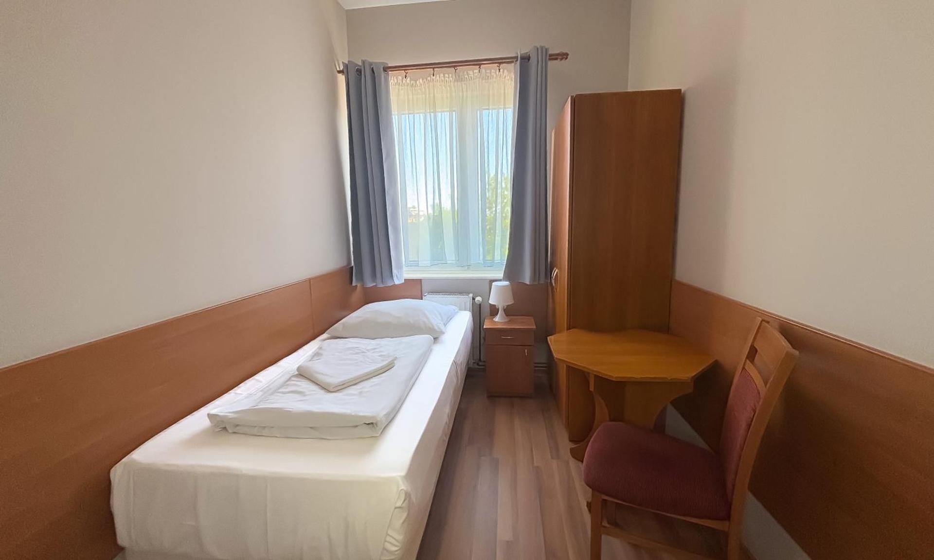Single Room with Shared Bathroom