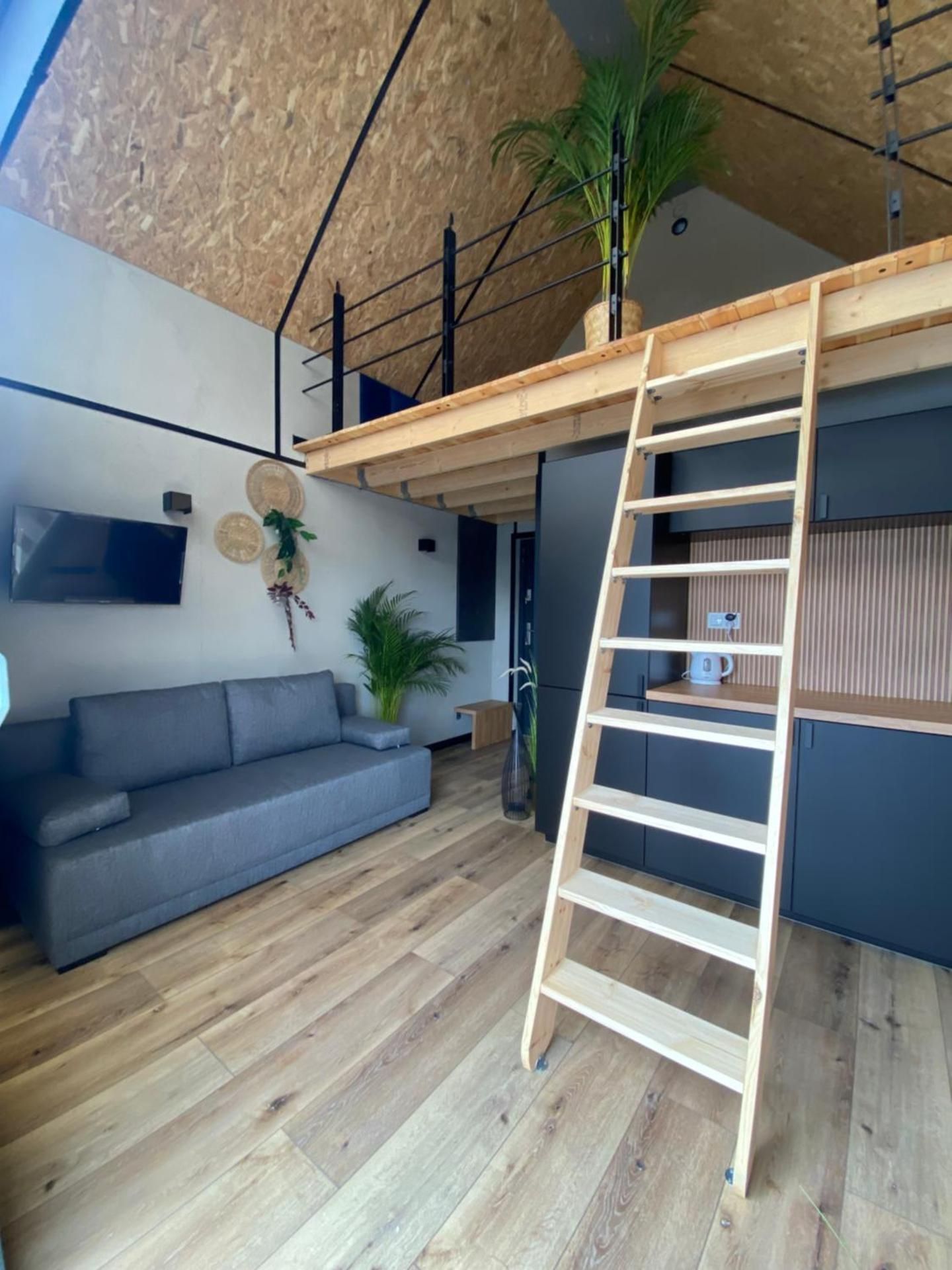 Apartment with Lake View