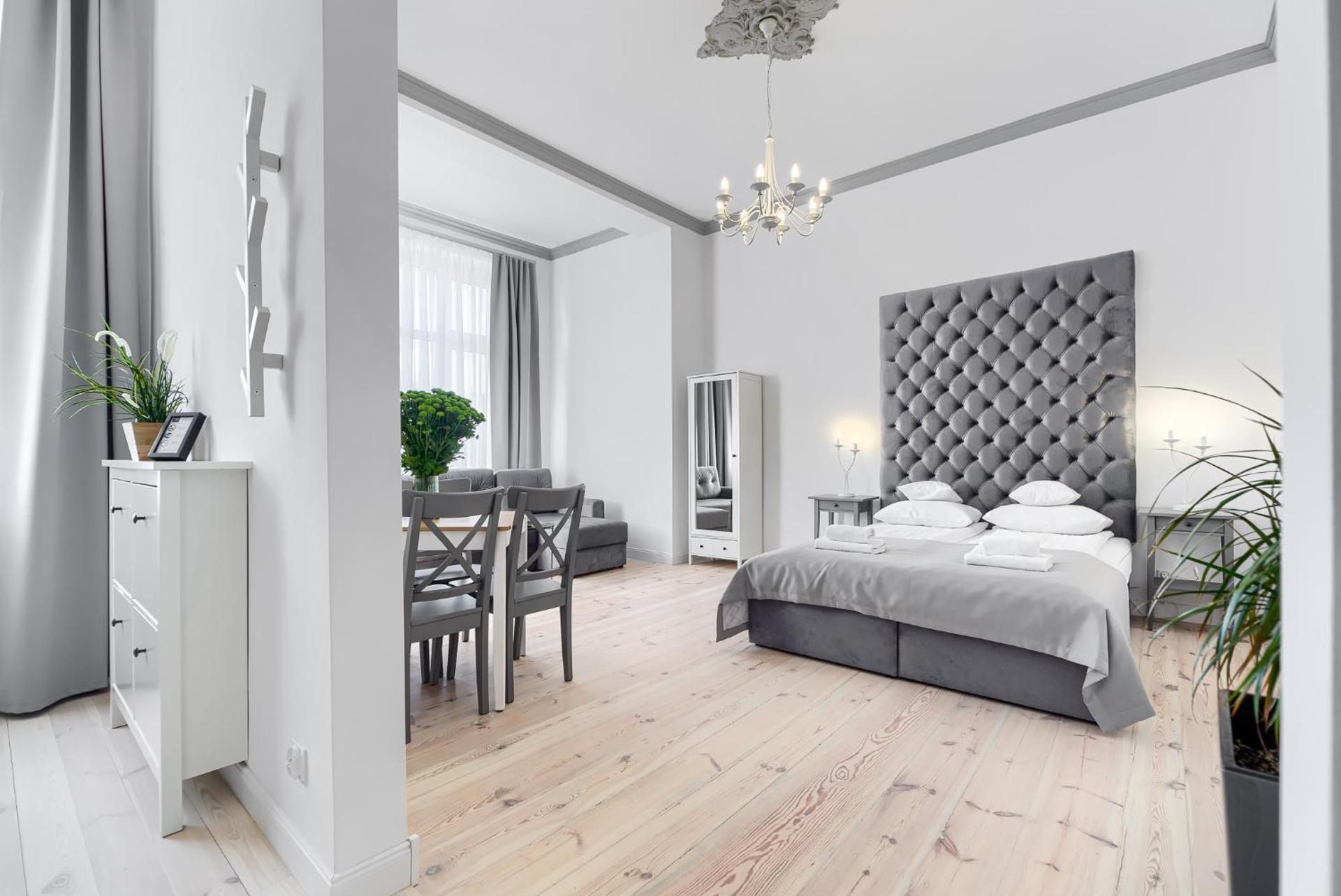 Studio Apartment