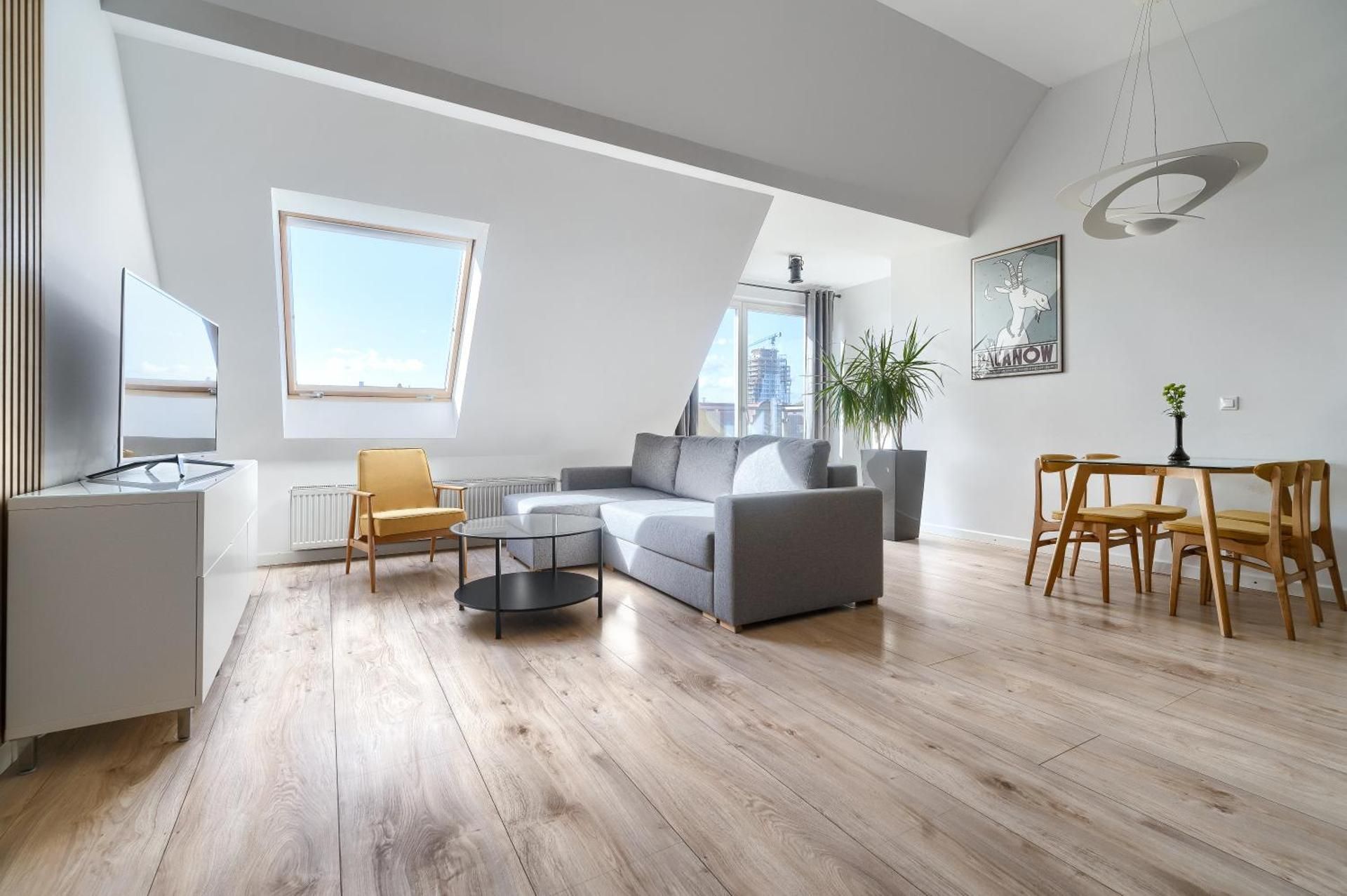 One-Bedroom Apartment with Balcony