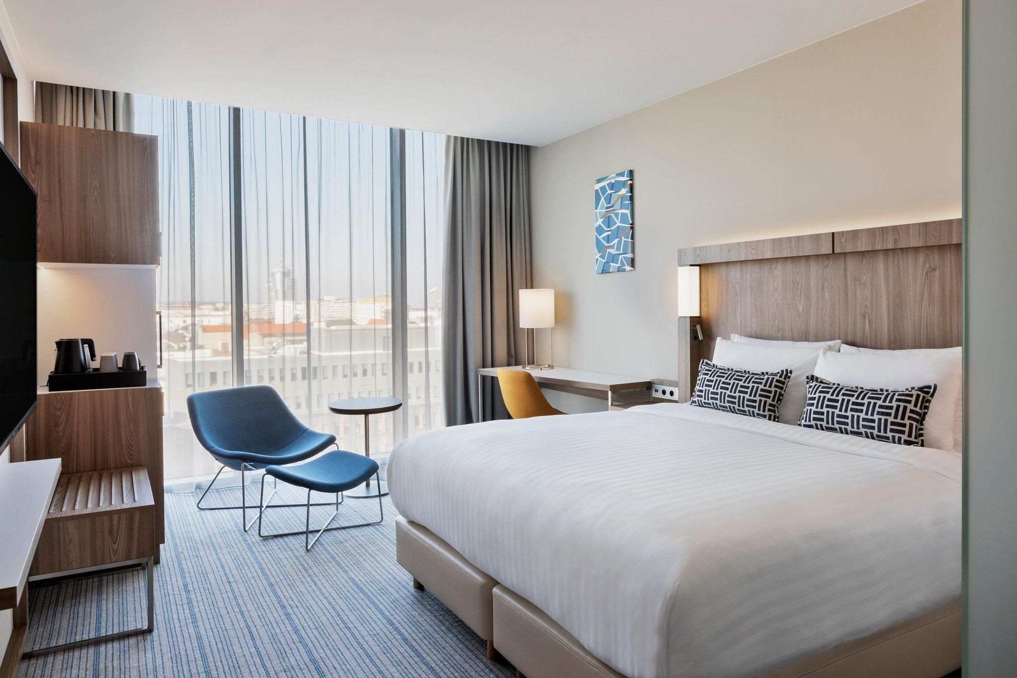 Standard, Guest room, 1 King, City view