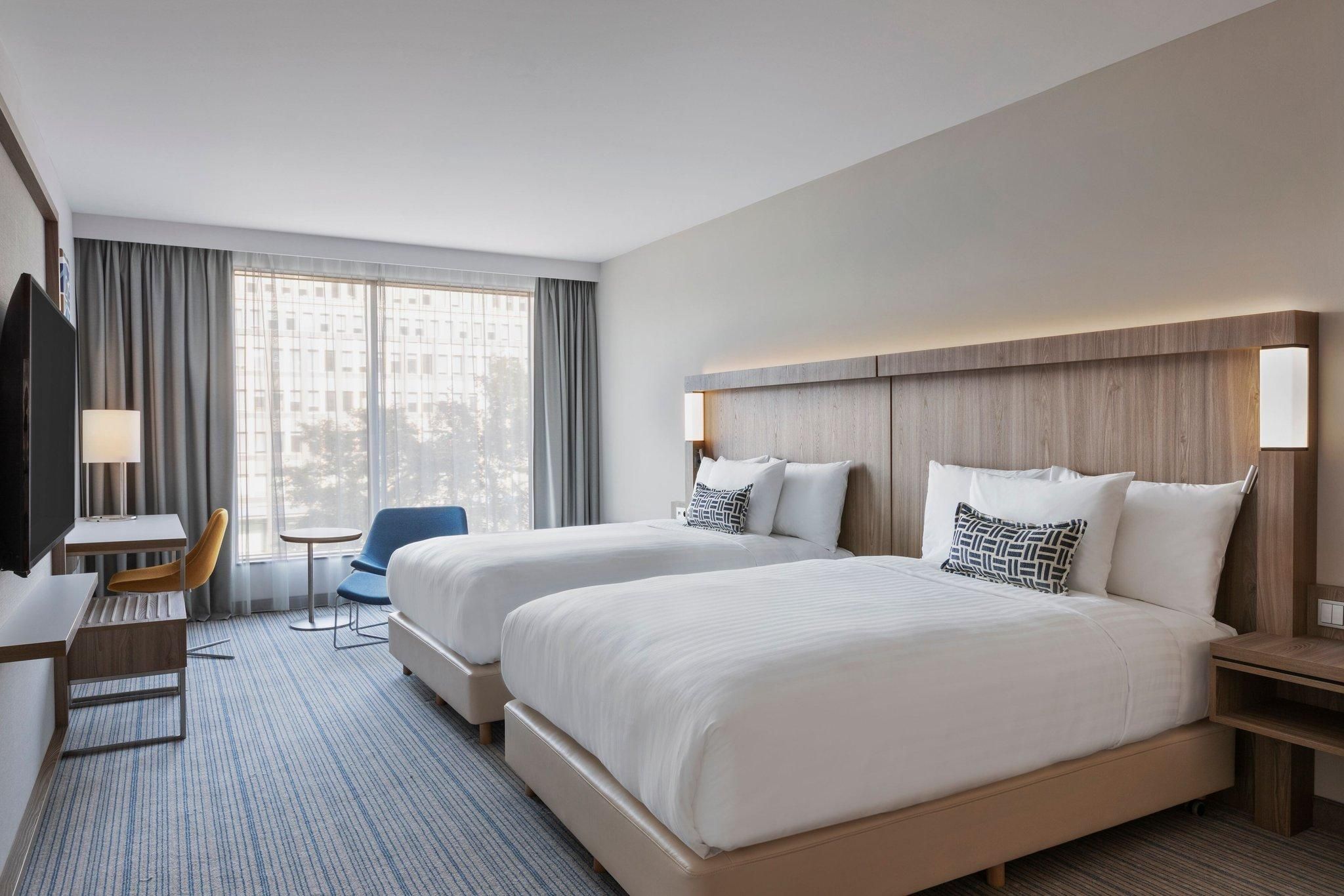 Larger Guest room, 2 Double, City view