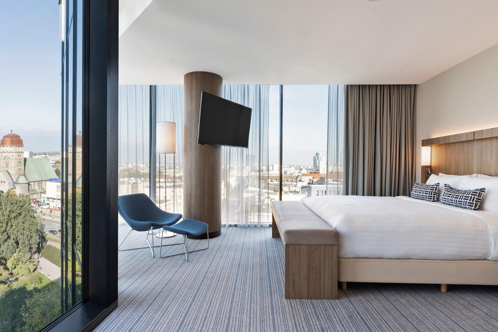 Suite, 1 King, Sofa bed, City view
