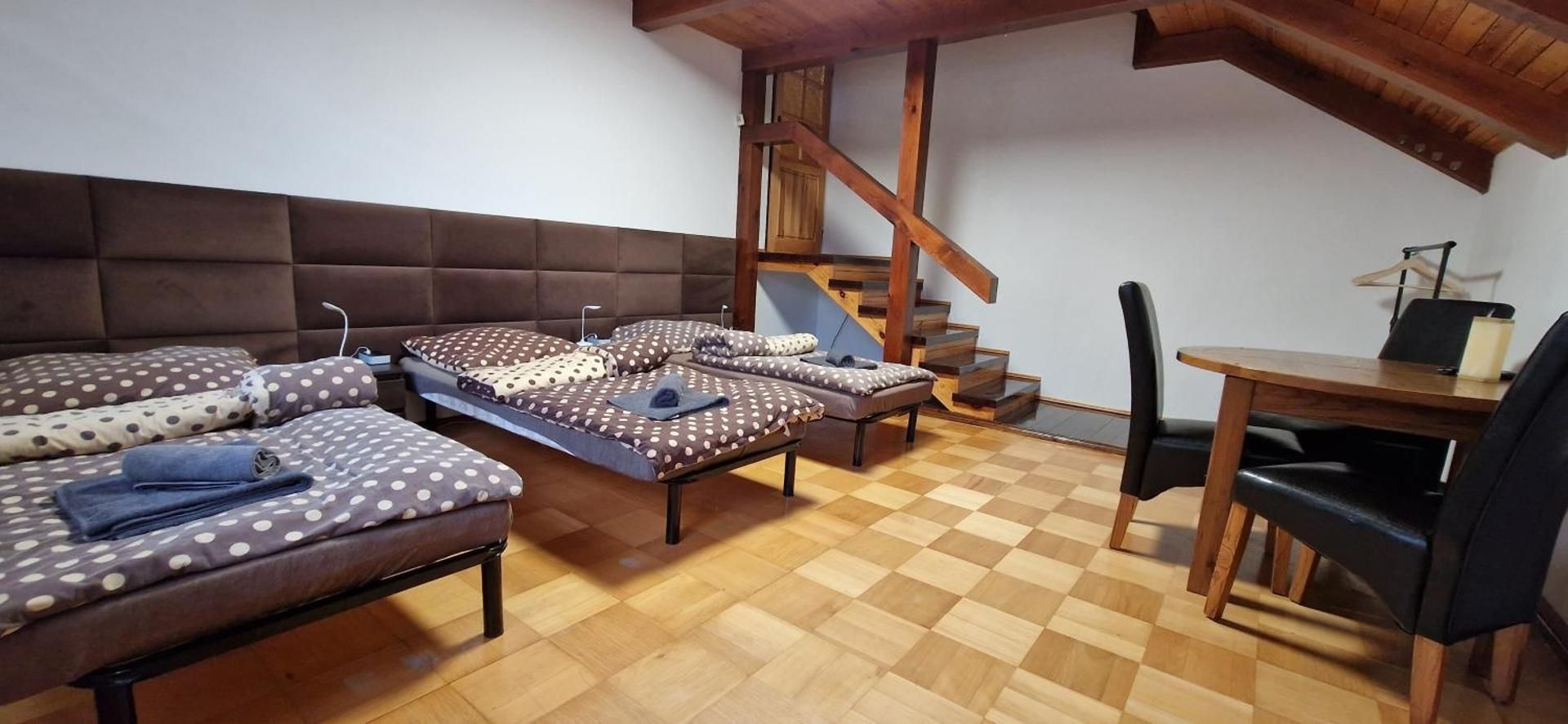 Basic Triple Room with Shared Bathroom
