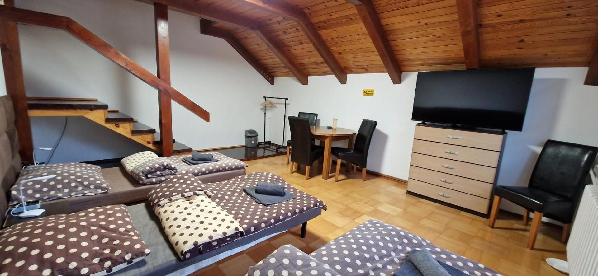 Basic Triple Room with Shared Bathroom