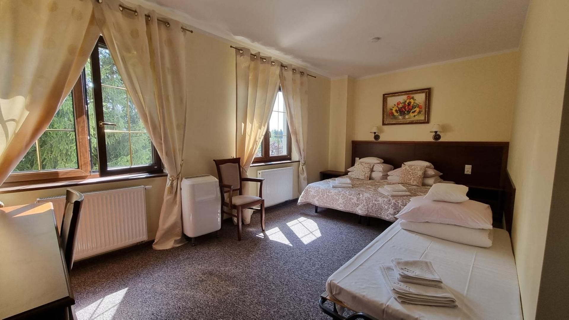Deluxe Double Room (2 Adults + 1 Child)