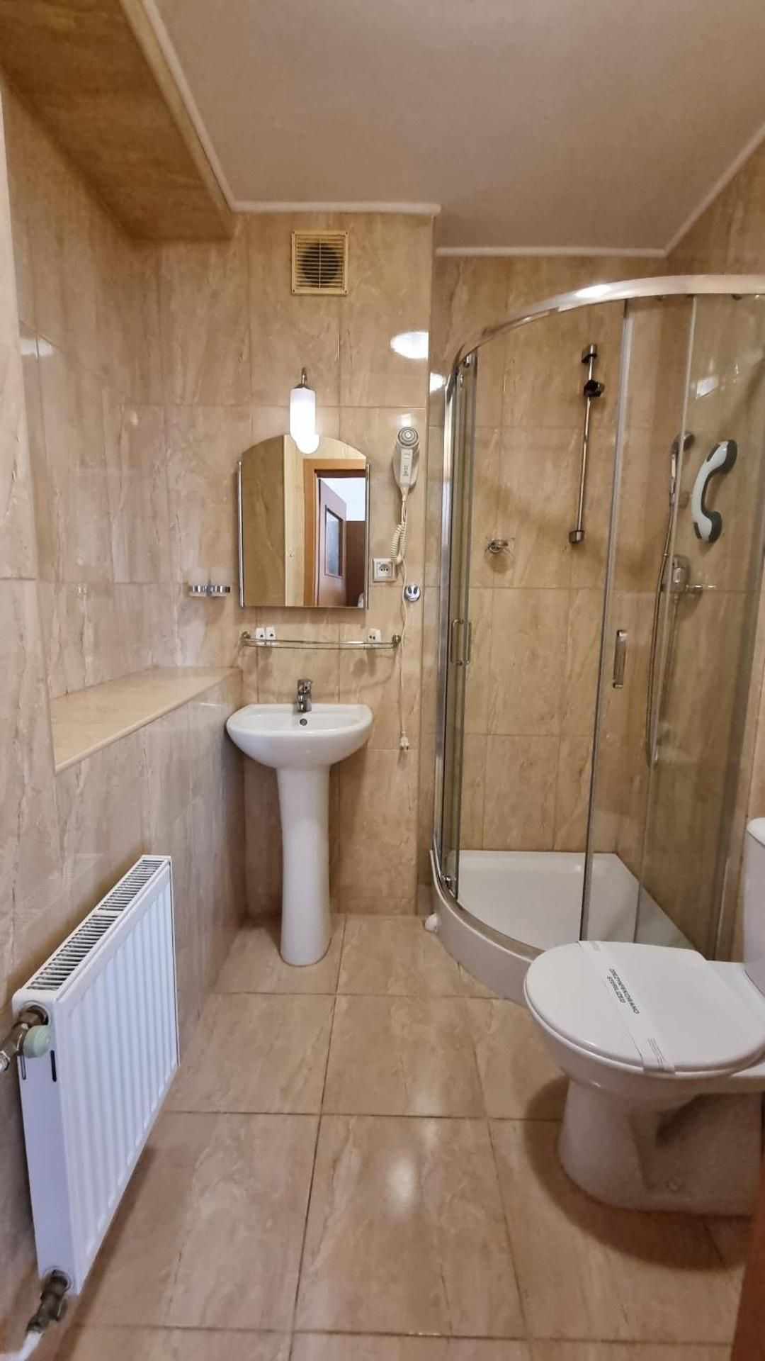 Standard Queen Room