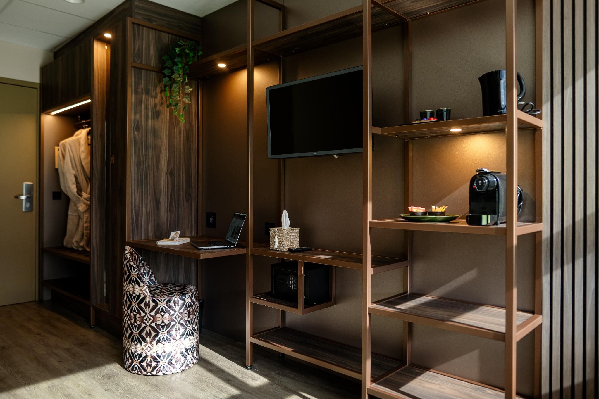 Twin Deluxe Room
