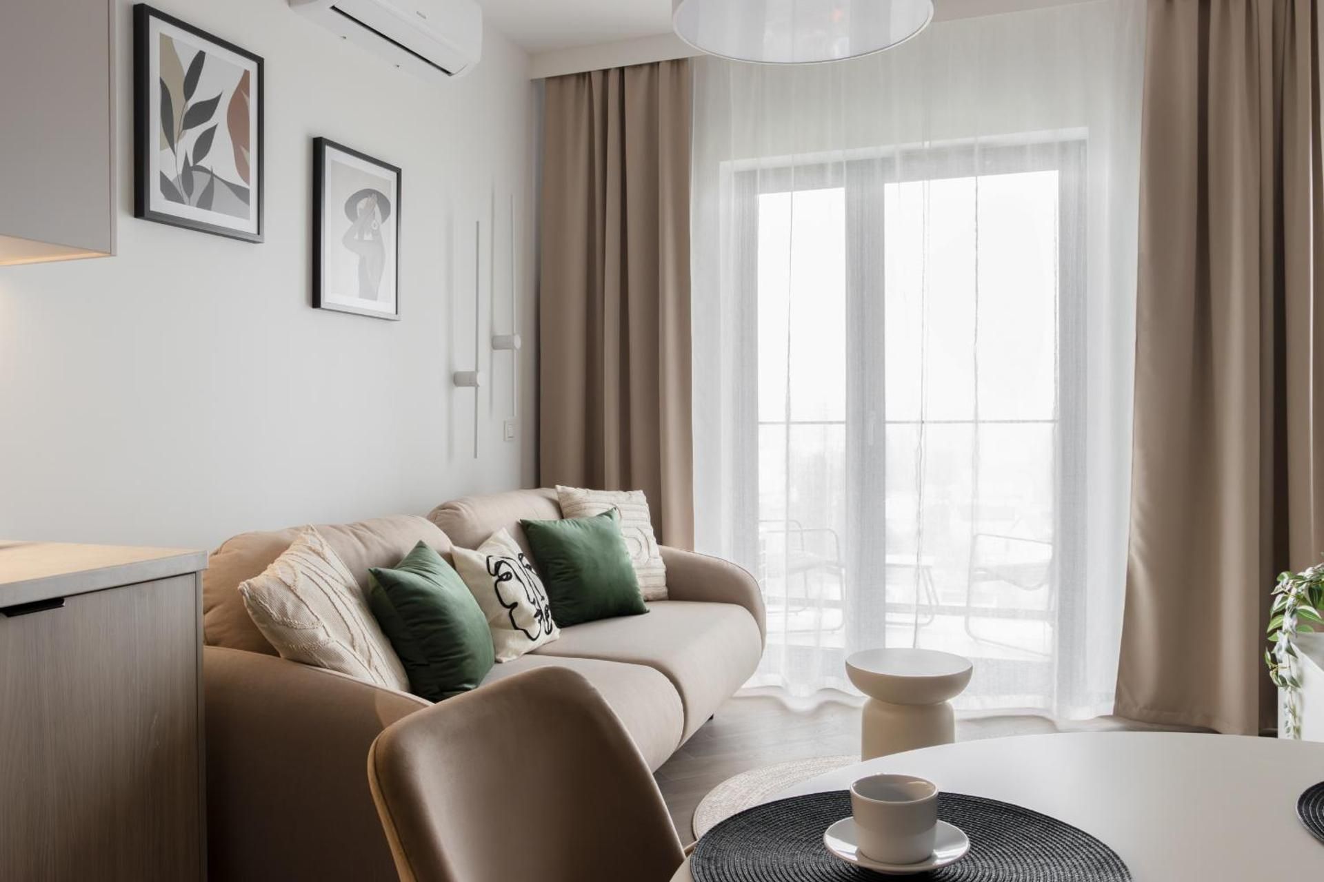Deluxe One-Bedroom Apartment