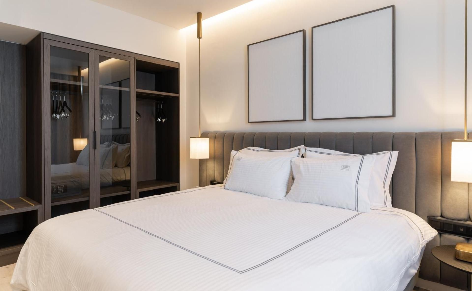 Superior King Suite