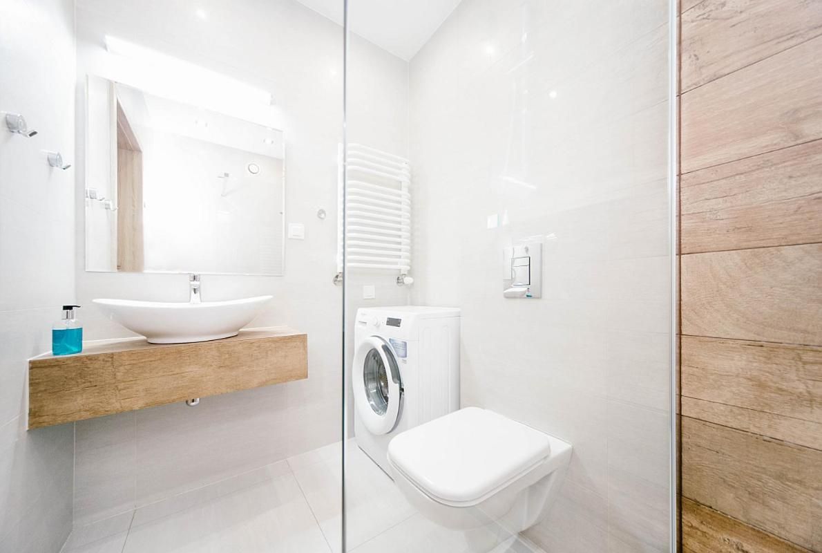 Superior One-Bedroom Apartment