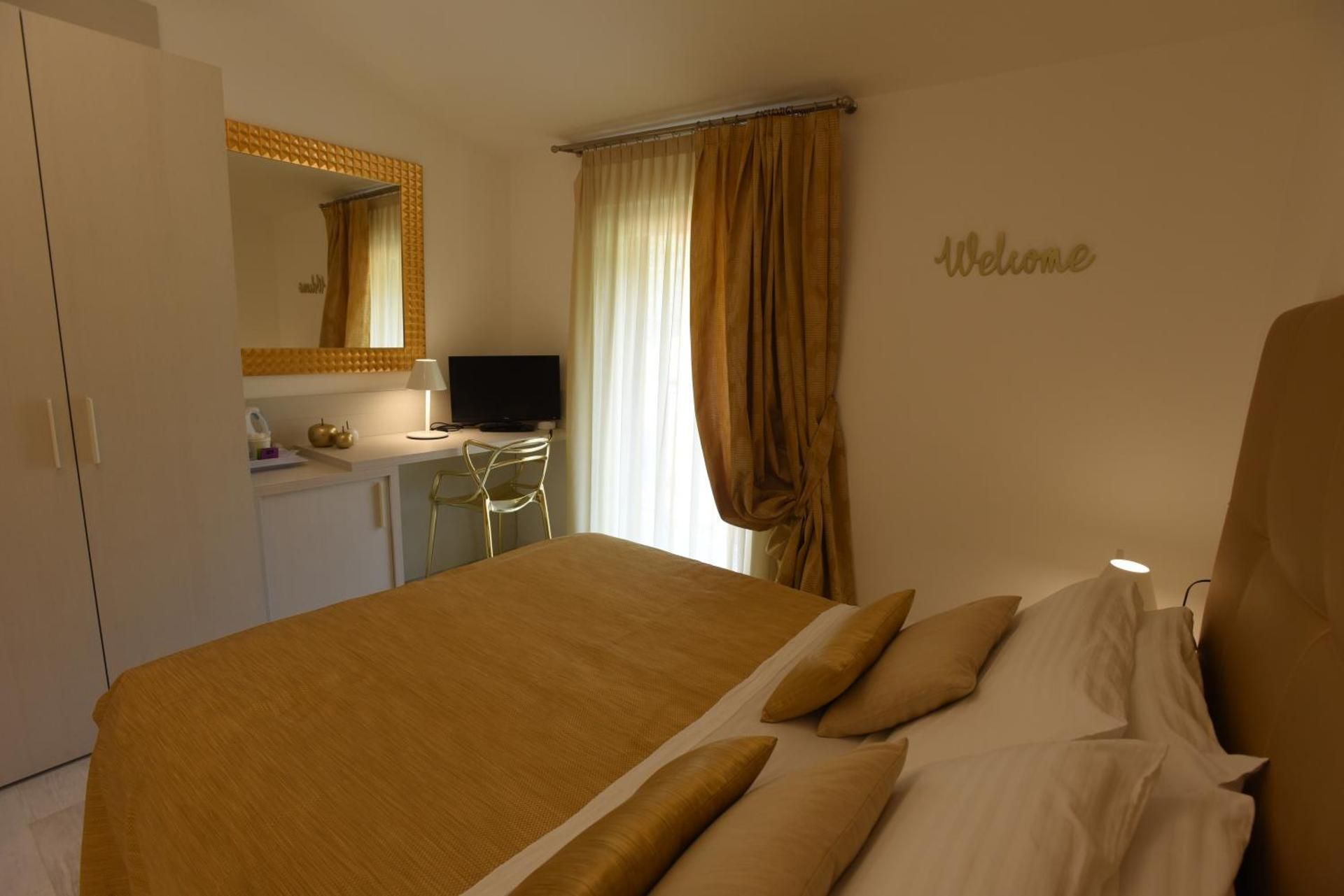 Single Room with Mountain View