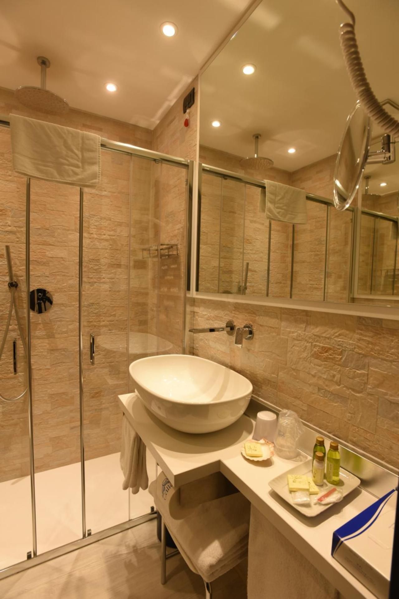 Double or Twin Room with Mountain View