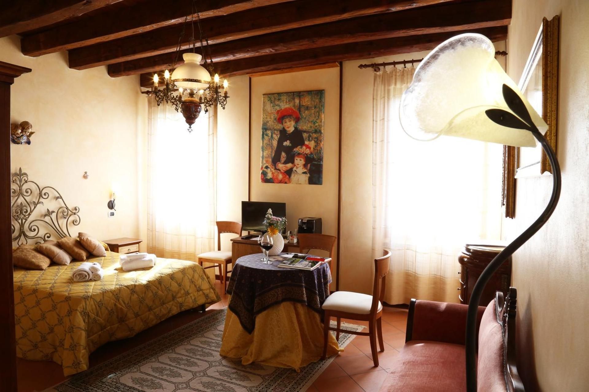 Superior Deluxe Double or Twin Room 