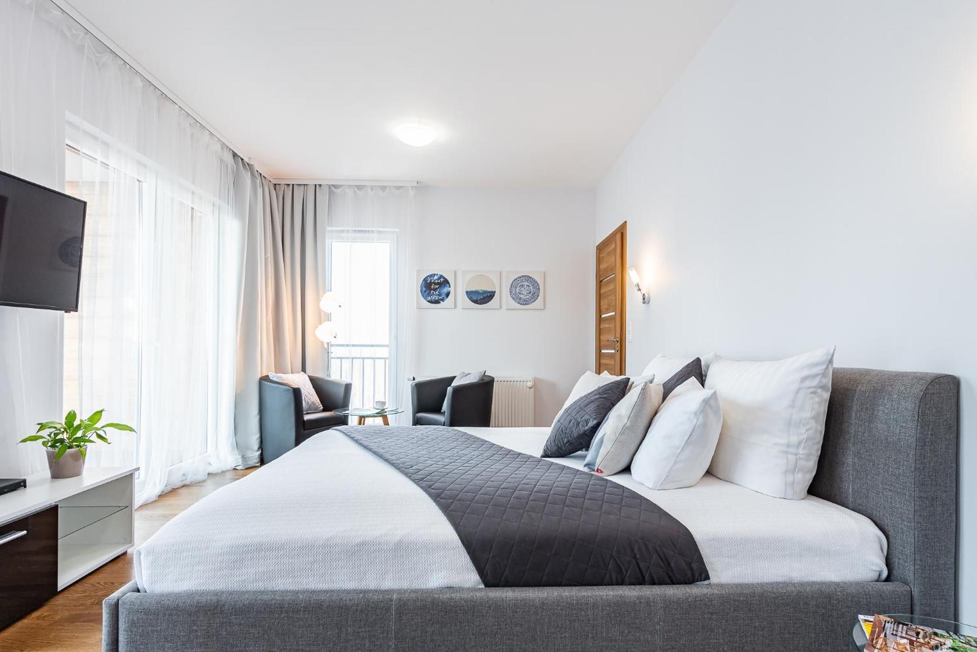 Studio Apartment