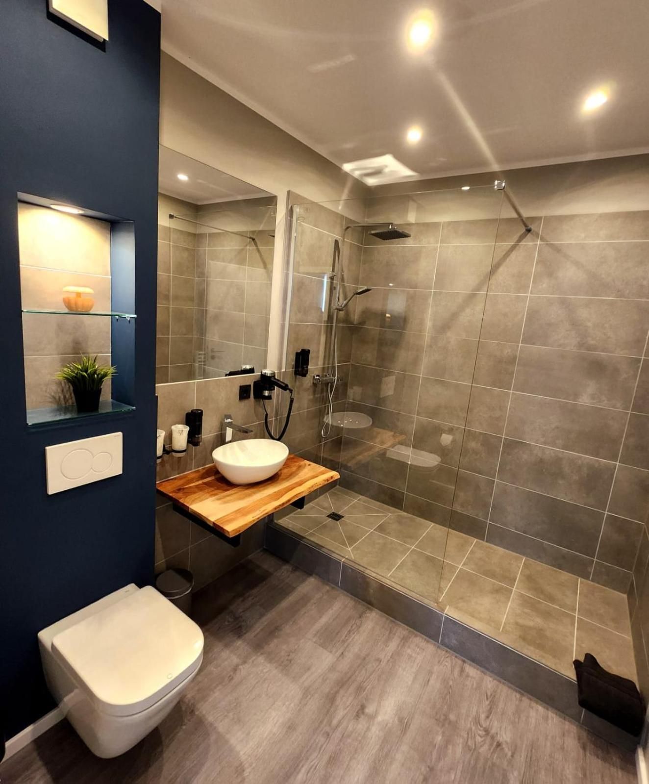 Two-Bedroom Suite