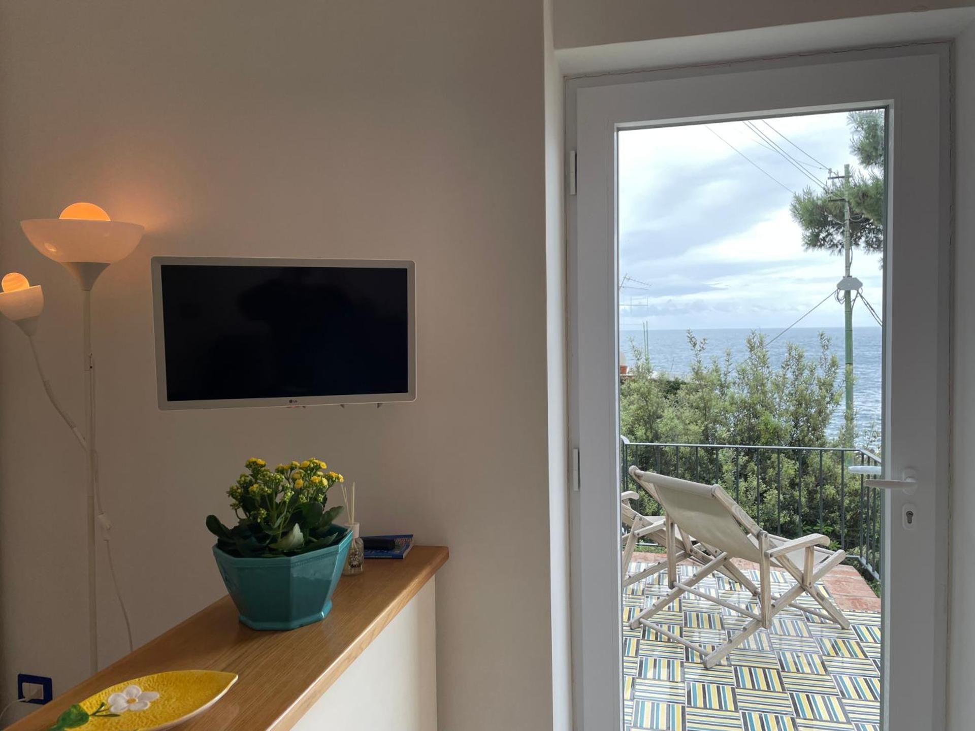 La Cuchina Apartment with View and Balcony