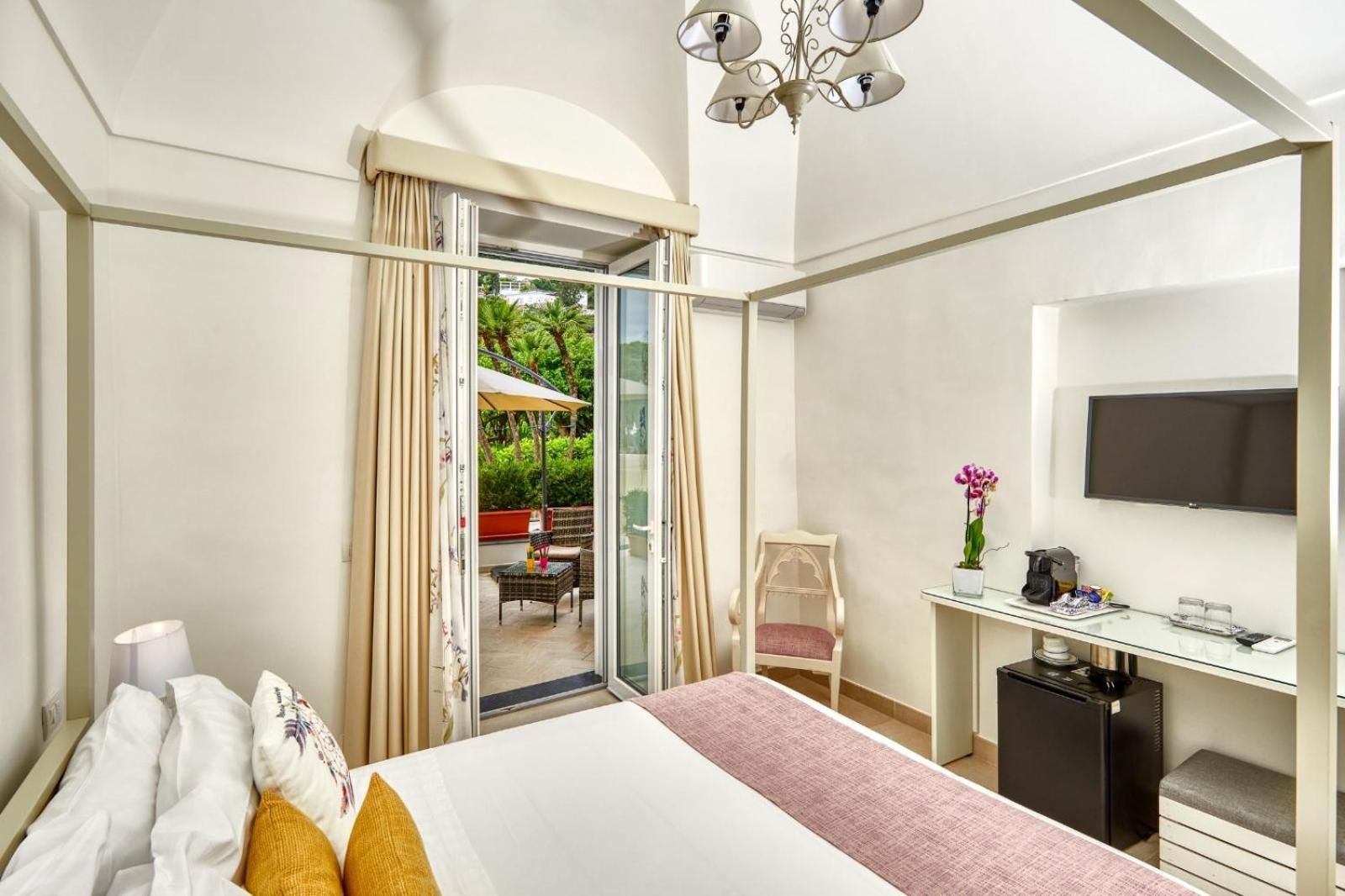 Villa Giardini Luxury Room Deluxe Double Room with Balcony