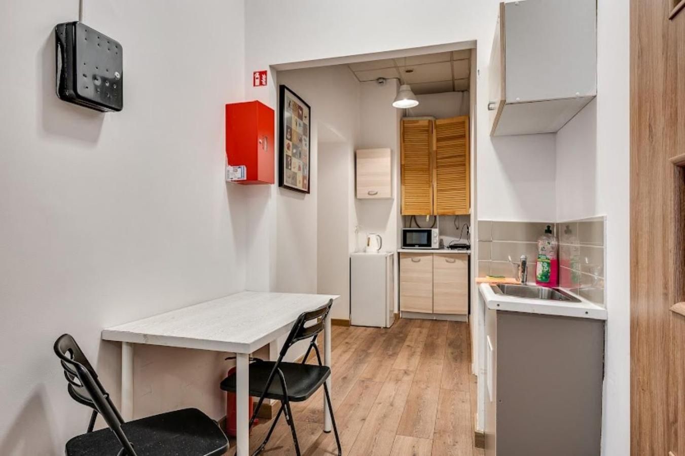 Single Room with Shared Bathroom