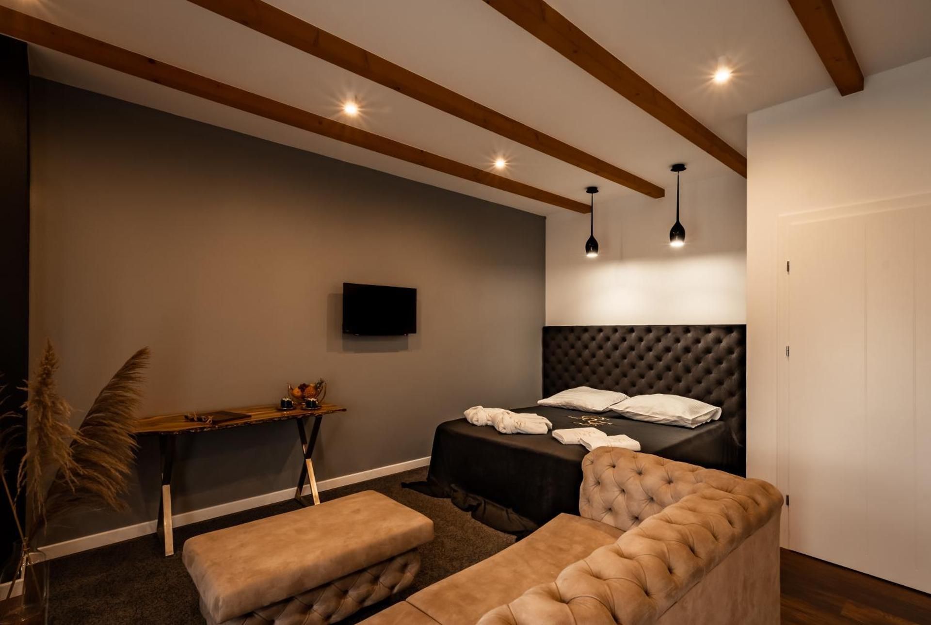 Deluxe Double Room with Extra Bed