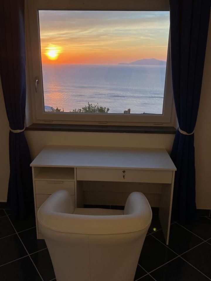 Vista Mare BB King Room with Spa Bath 2