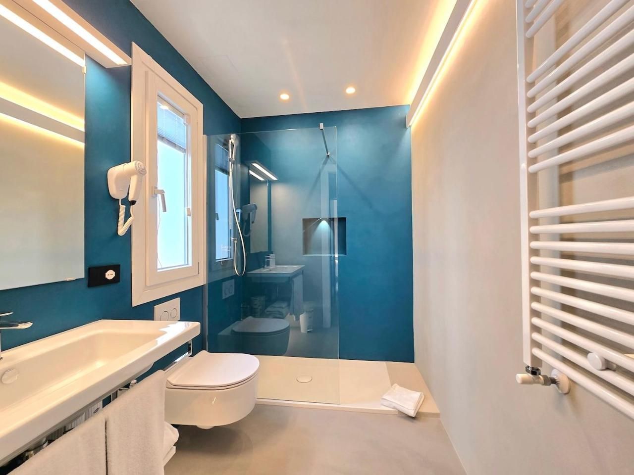 A&A Rooms Superior Queen Room 3