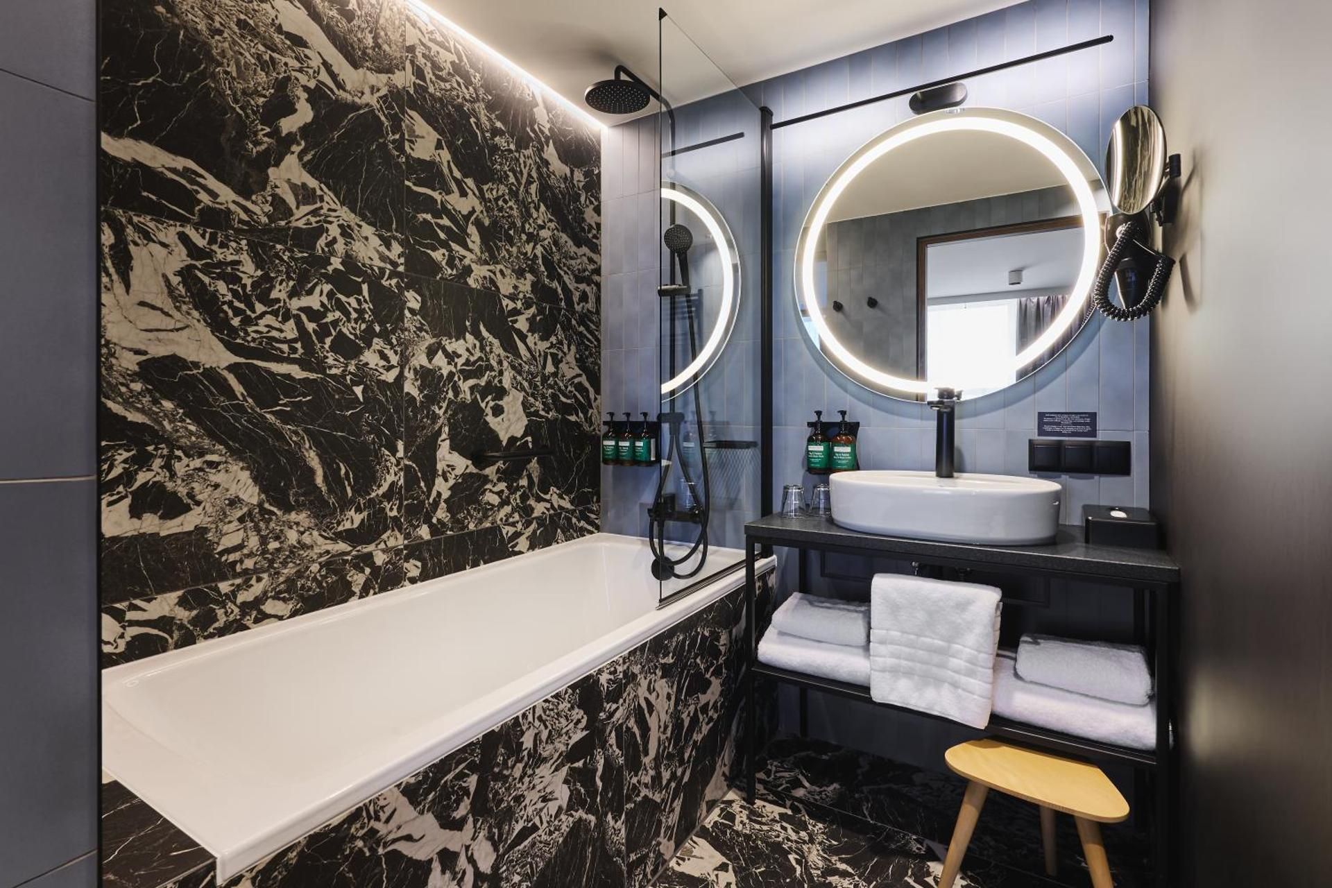 Voco Katowice By IHG 1 King Grand 3