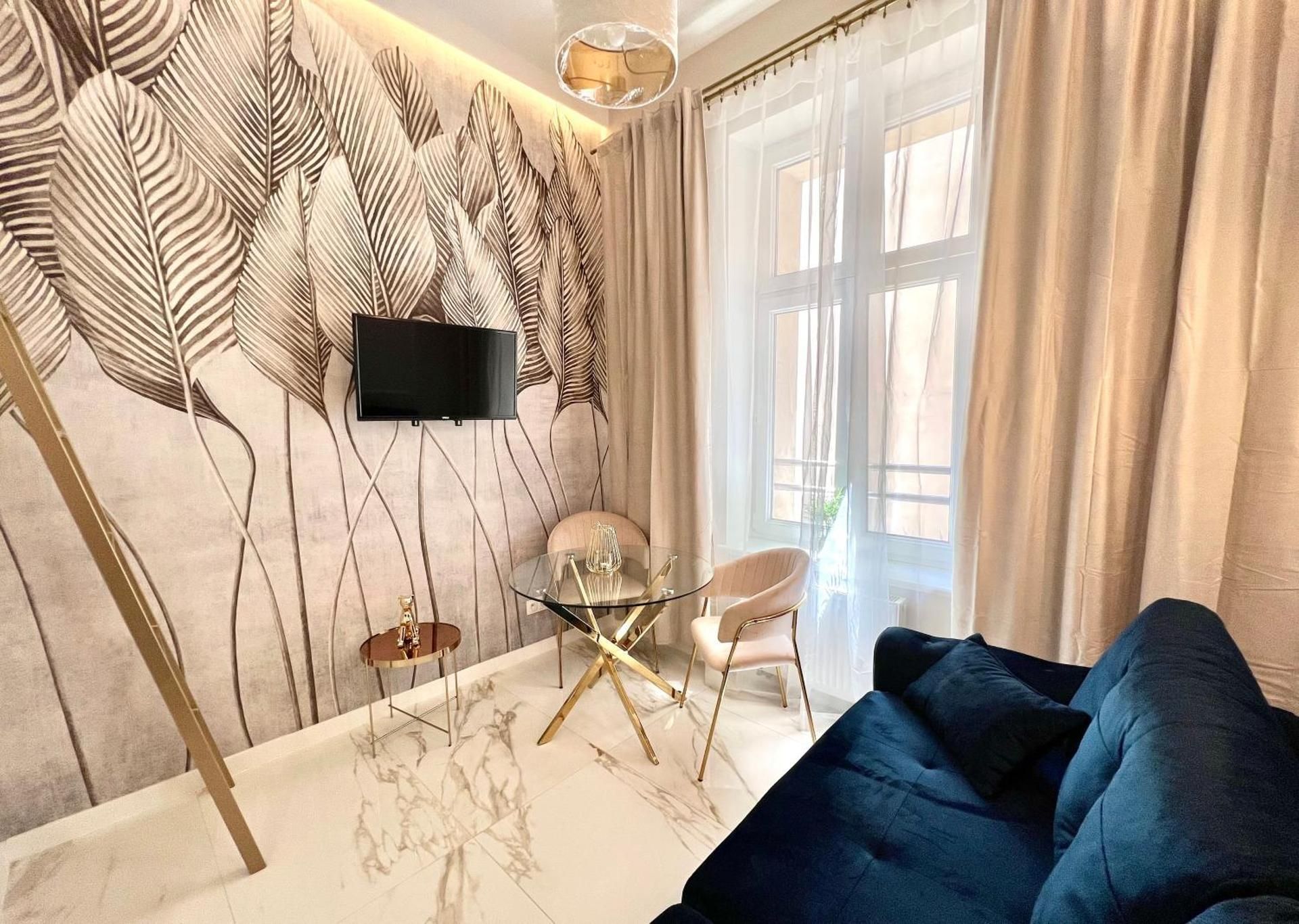 Queen Suite with Mezzanine