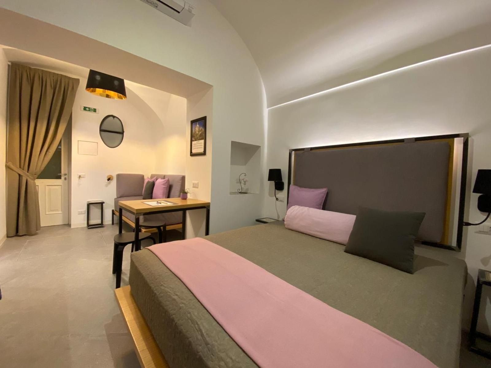 Bellamania B&B Triple Room with Private Bathroom