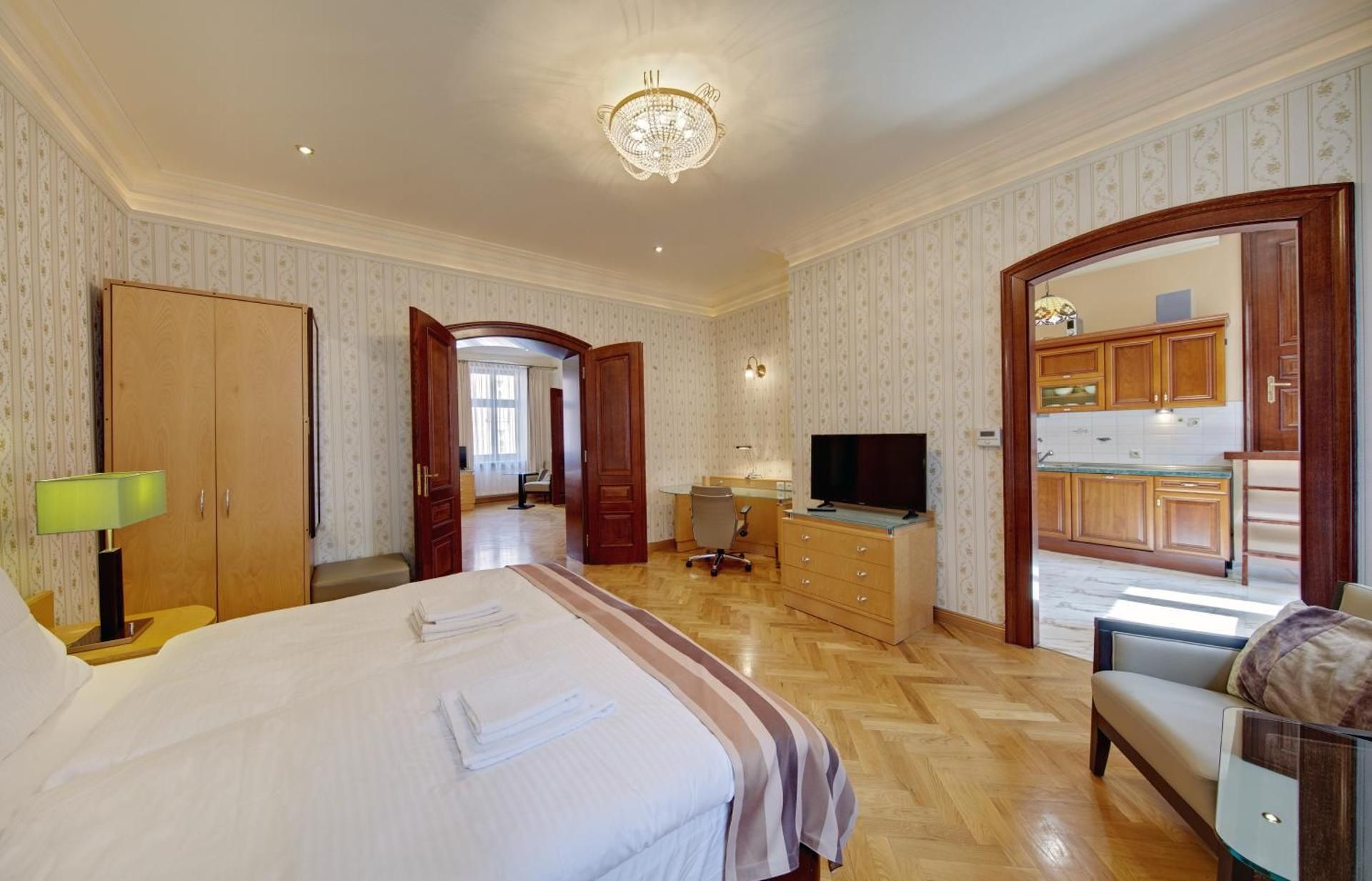 Deluxe Apartment