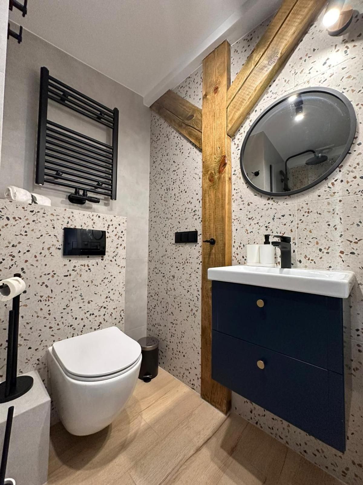 Deluxe King Suite