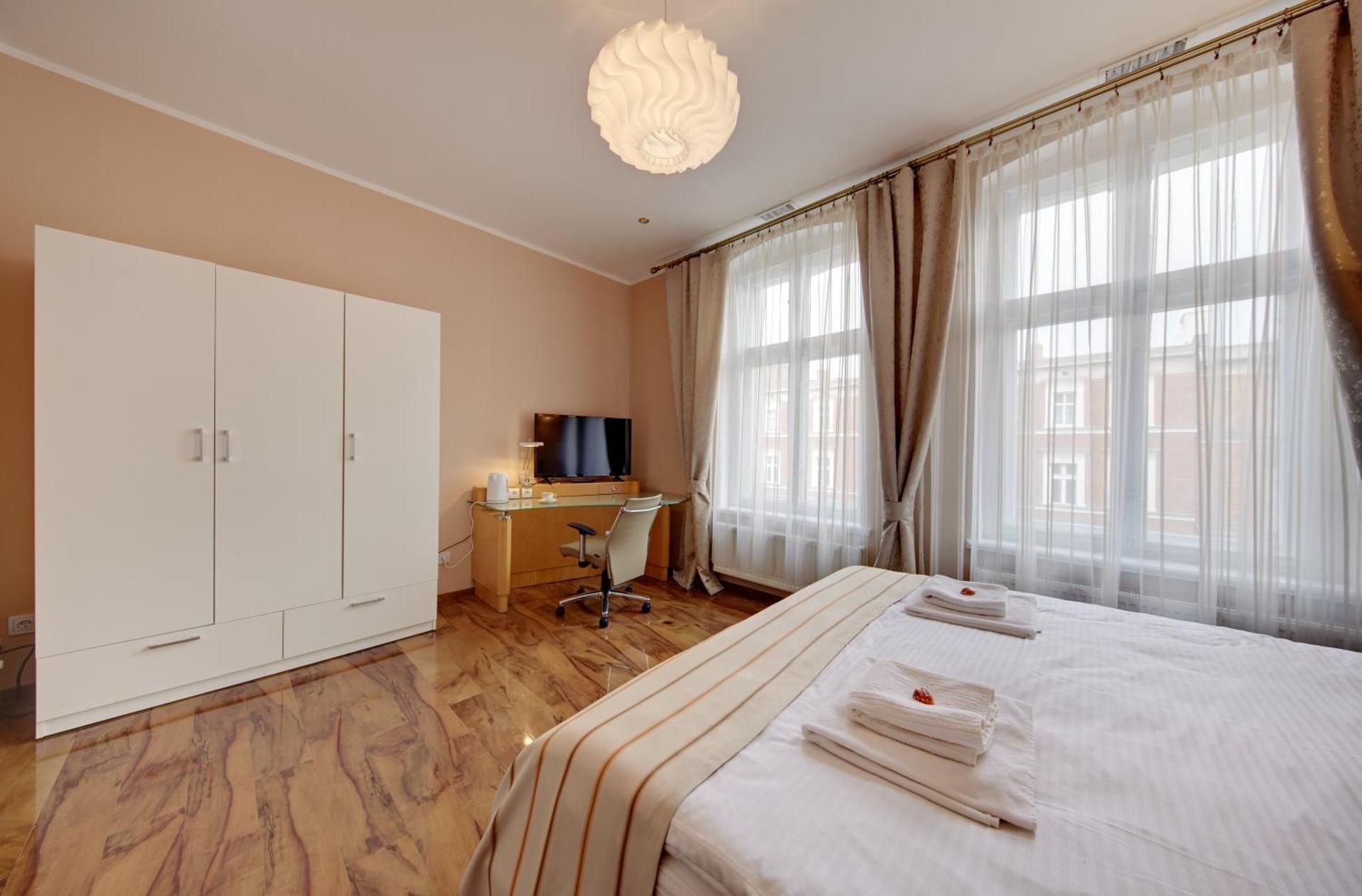 Deluxe King Room
