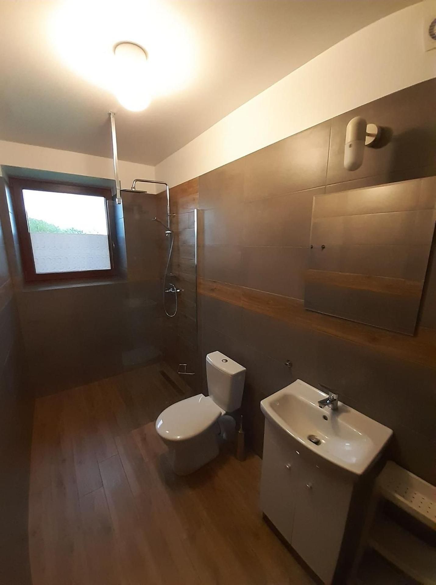 Deluxe Double Room (2 Adults + 1 Child)