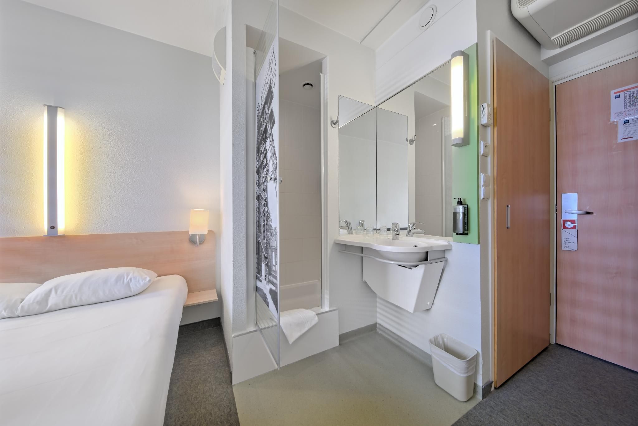 Twin - A Standard Room With Twin Beds