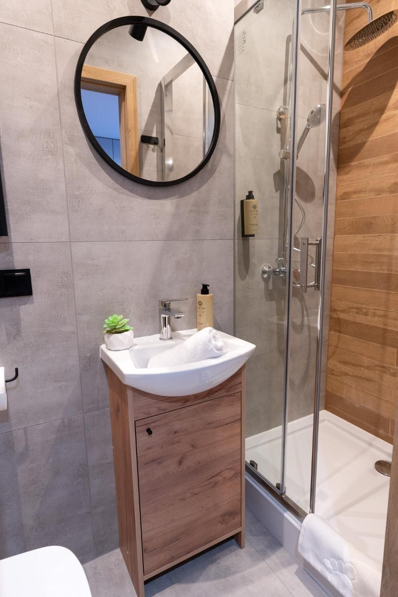 Superior One-Bedroom Apartment