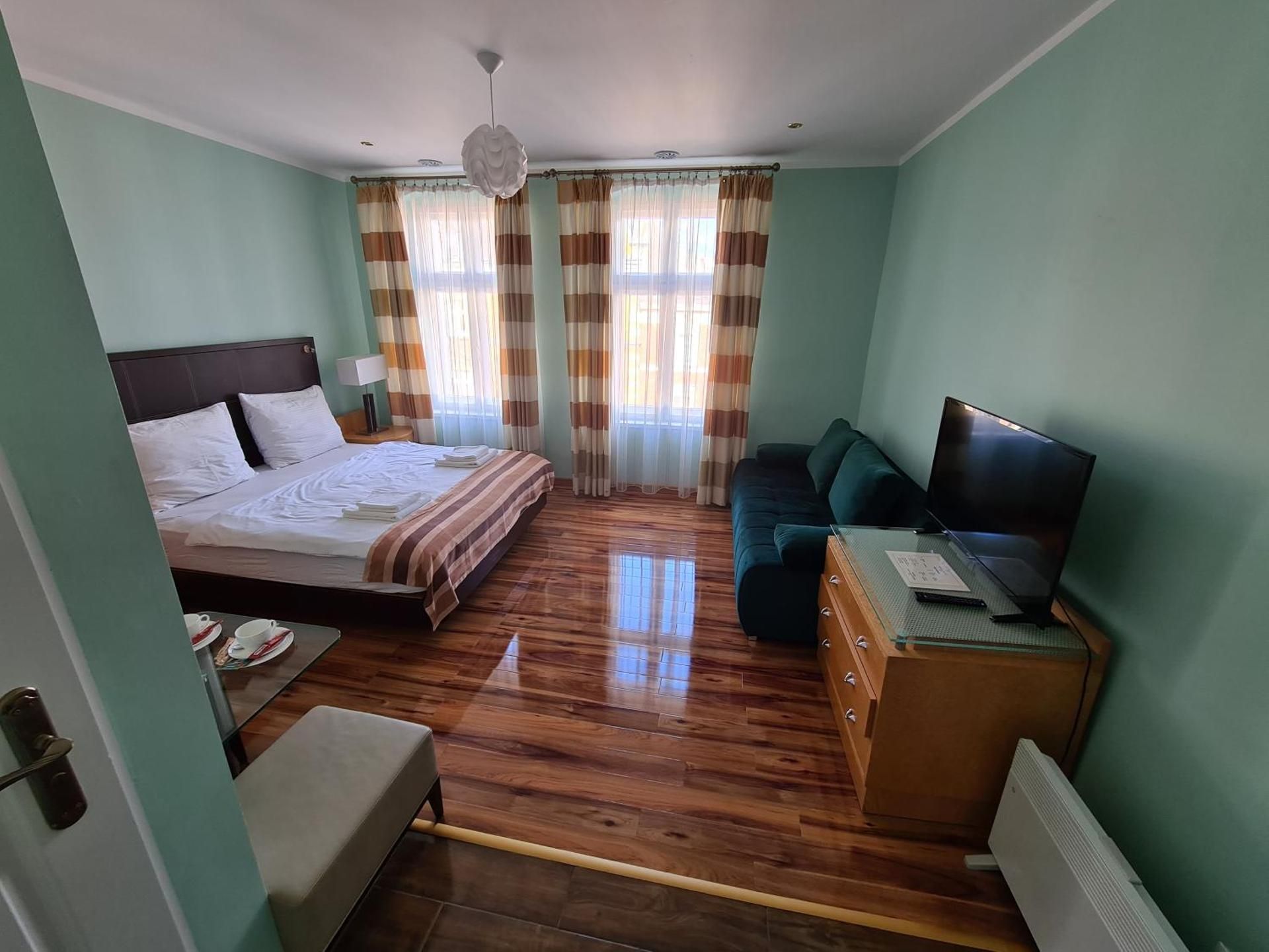 Deluxe King Room