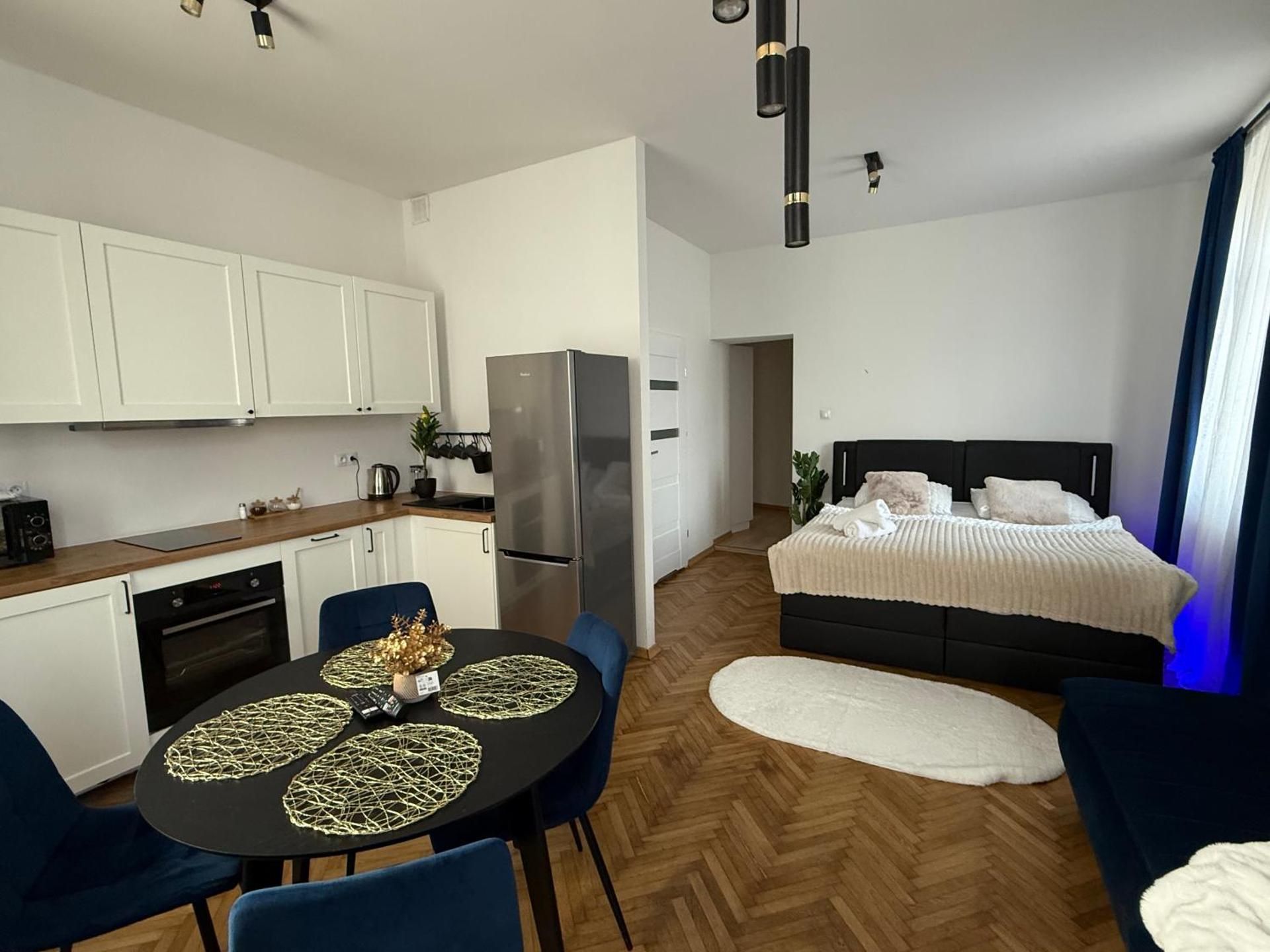 Deluxe King Suite