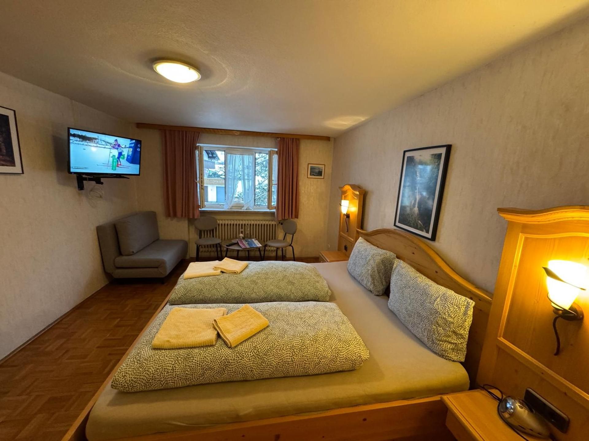 Deluxe Double Room with Shower