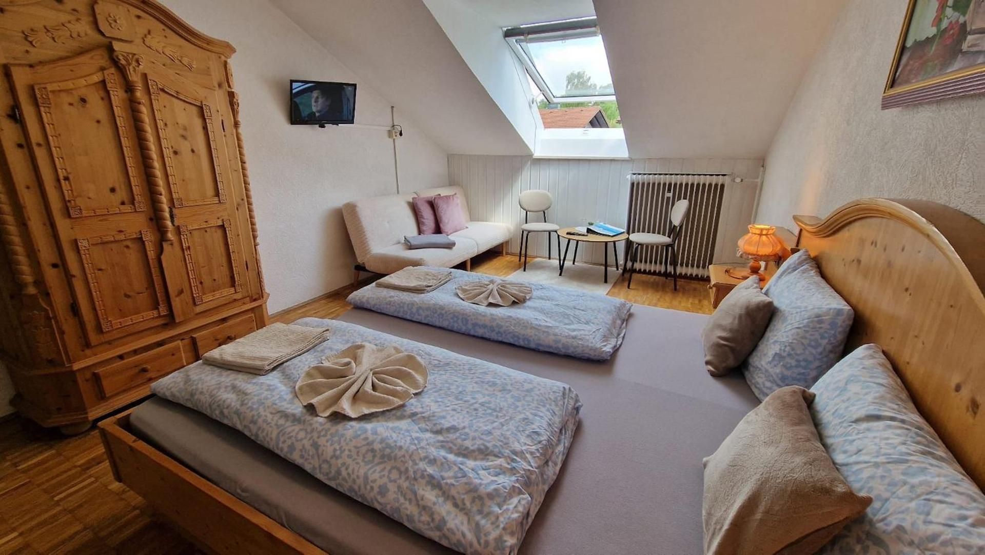 Double Room with Shared Toilet