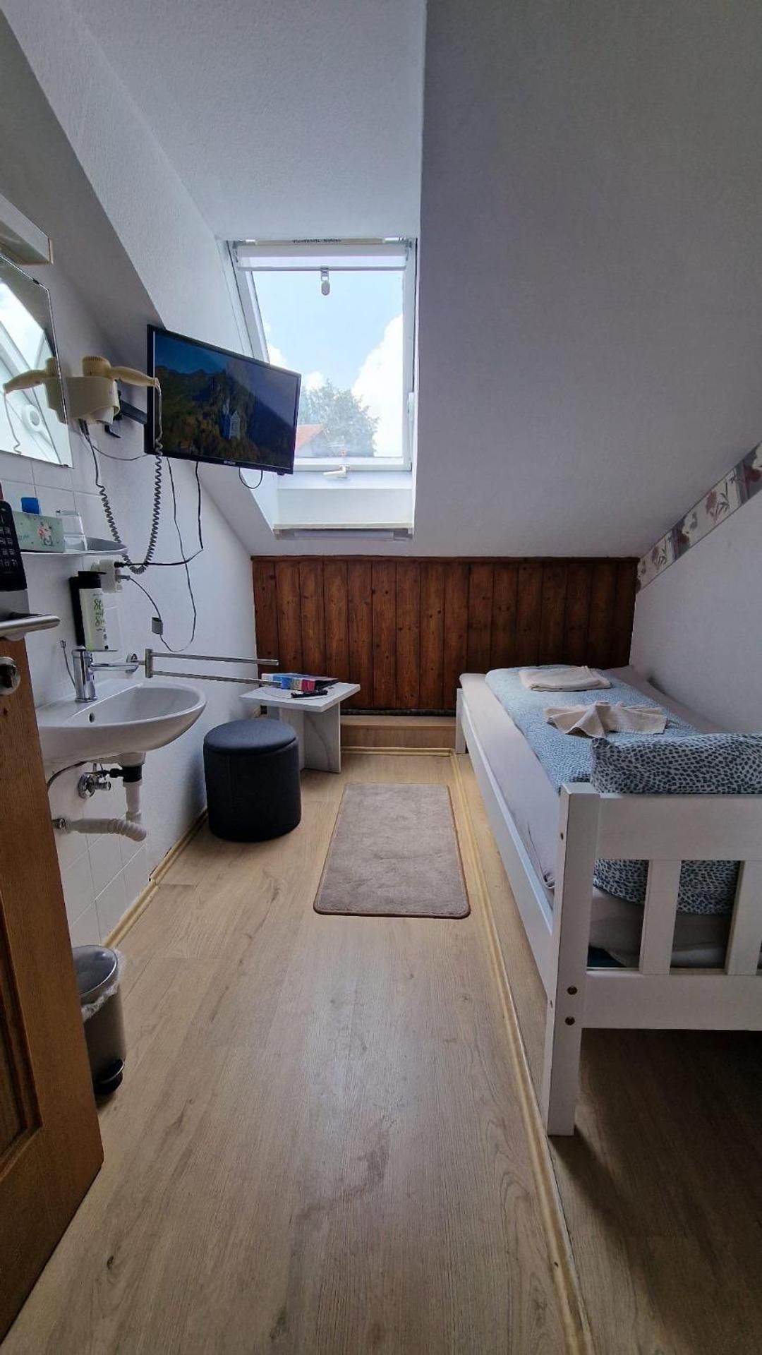 Economy Single Room