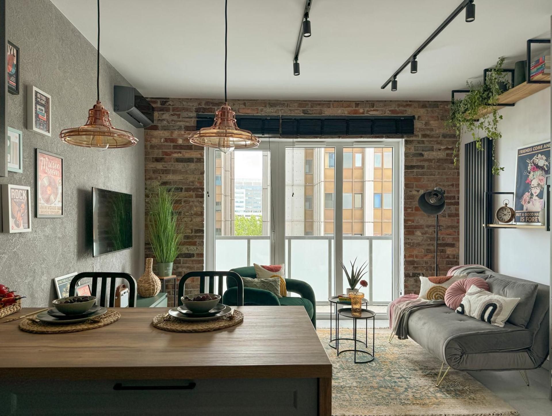 One-Bedroom Apartment