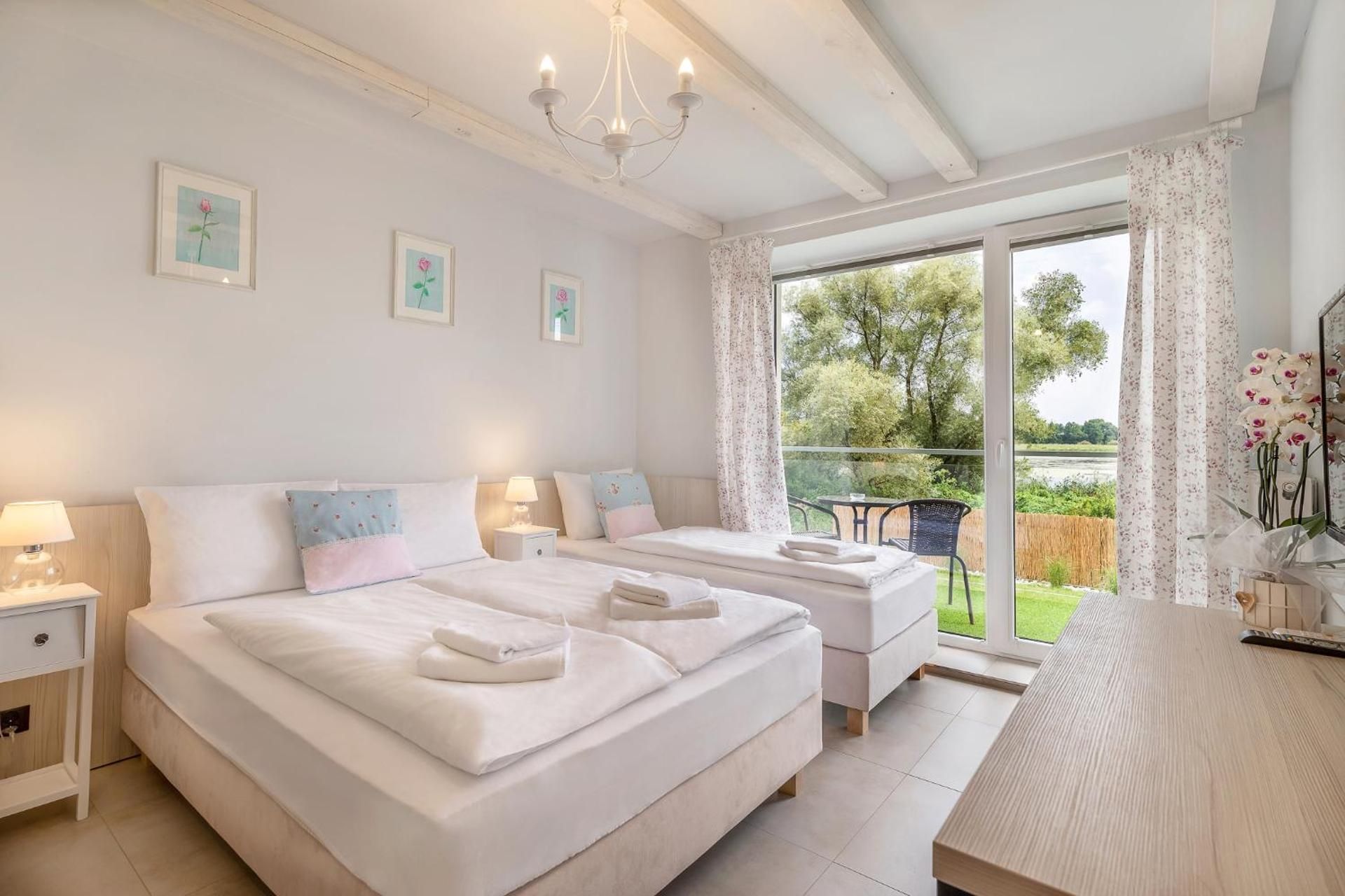 Triple Room with Lake View